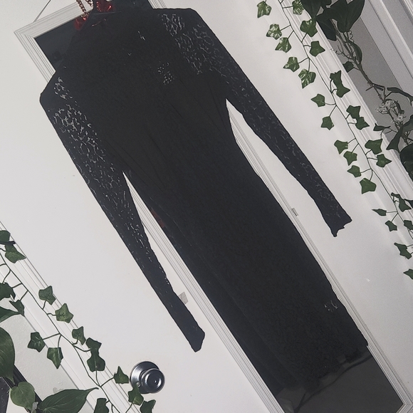 Dresses & Skirts - Clothing
